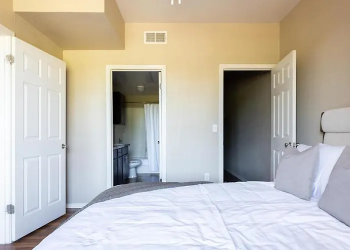 Landing Modern With Amazing Amenities Apartment Chandler