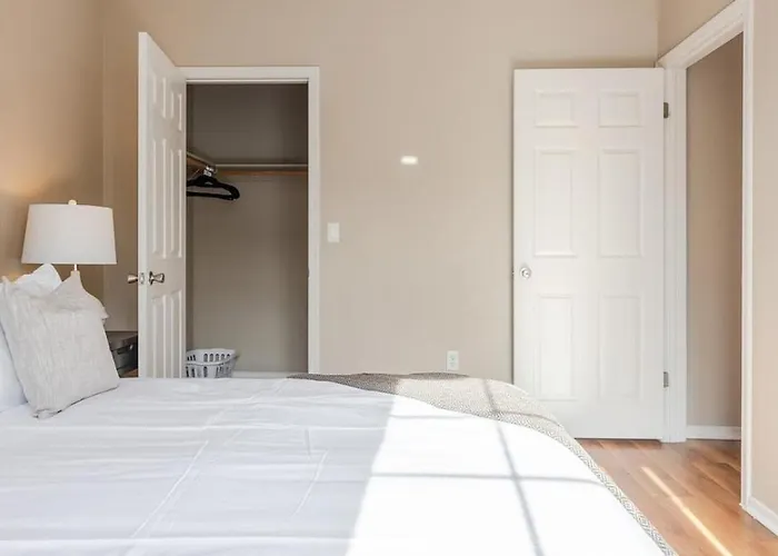 Landing Modern With Amazing Amenities Apartment
